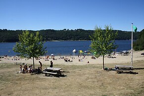 Lakeside Escape for 6 Guests