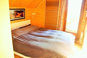 Lakeside Escape for 6 Guests