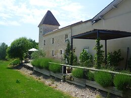 Beautiful Holiday Home With Swimming Pool