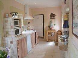 Beautiful Holiday Home With Swimming Pool