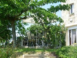 Beautiful Holiday Home With Swimming Pool