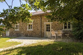 Cottage in Chaleix Near Forest & Lake