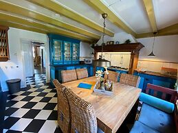 Nicely Decorated Villa with Garden near Sea
