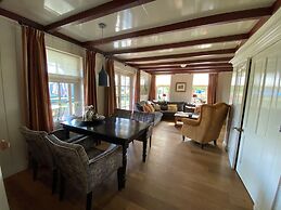 Nicely Decorated Villa with Garden near Sea