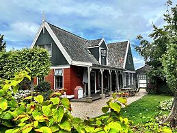 Nicely Decorated Villa with Garden near Sea