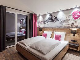 Attractive Apartment With ski Storage Room