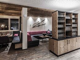 Attractive Apartment With ski Storage Room