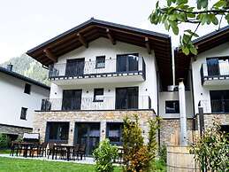 Attractive Apartment With ski Storage Room