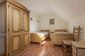 Cosy Vacation Home With a Garden