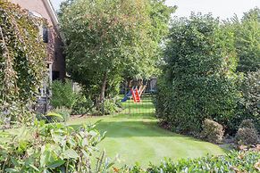 Cosy Vacation Home With a Garden