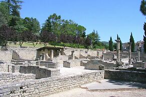 Mansion in Provence With Pool & Near Town