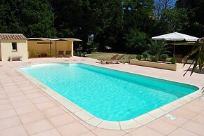 Mansion in Provence With Pool & Near Town