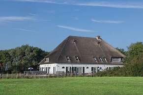 Farmhouse in De Cocksdorp Near Beach
