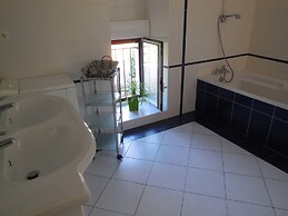 Family Escape With Terrace