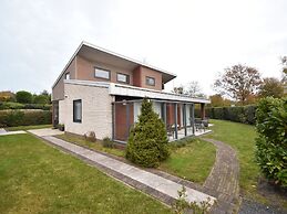 Villa in Kamperland With Garden