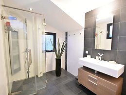 Villa in Kamperland With Garden