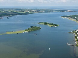 Villa in Kamperland With Garden