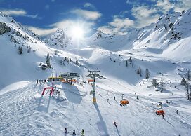 Luxurious Apartment in Gosau Near Ski Area