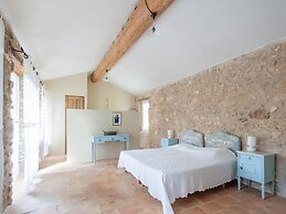 Villa in Saignon With Pool and Scenic Views