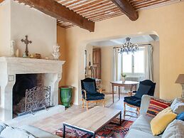 Villa in Saignon With Pool and Scenic Views
