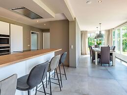 Spacious Detached Holiday Home