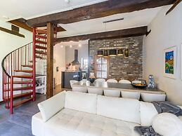 Modern Comfort in a Central Spot