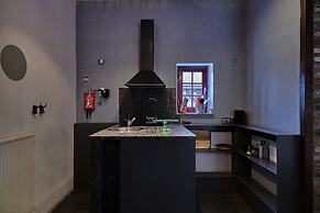 Modern Comfort in a Central Spot