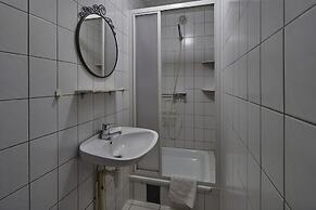 Modern Comfort in a Central Spot