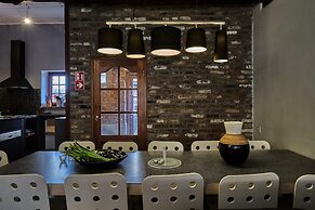 Modern Comfort in a Central Spot