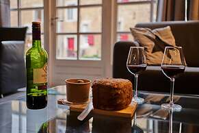 Modern Comfort in a Central Spot