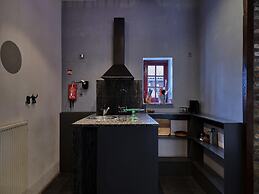 Modern Comfort in a Central Spot