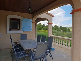 Luxe Villa in Montbrun