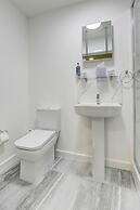 OYO Plymouth Central Hotel