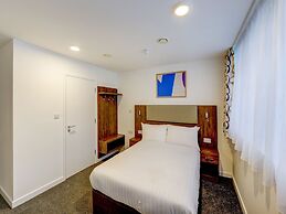 OYO Plymouth Central Hotel