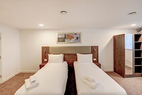 OYO Plymouth Central Hotel