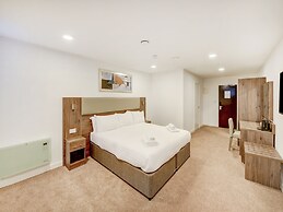 OYO Plymouth Central Hotel