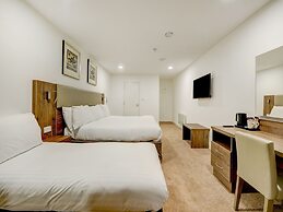 OYO Plymouth Central Hotel