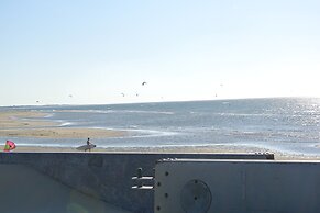 Charming Chalet in Goedereede With Open Area