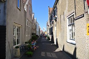 Charming Chalet in Goedereede With Open Area