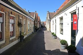 Charming Chalet in Goedereede With Open Area