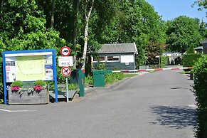 Charming Chalet in Goedereede With Open Area