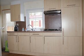 Charming Chalet in Goedereede With Open Area