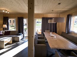 Chalet With Indoor hot tub