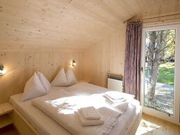 Chalet With Indoor hot tub