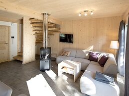 Chalet With Indoor hot tub