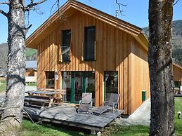 Chalet With Indoor hot tub