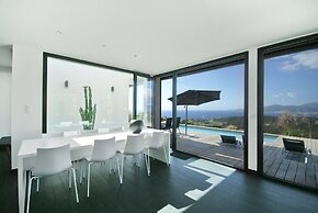 Sunset Villa With Bay View