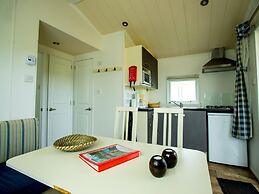 Chalet With Veranda Near Drunense Dunes