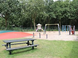Chalet With Veranda Near Drunense Dunes