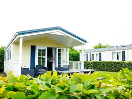 Chalet With Veranda Near Drunense Dunes